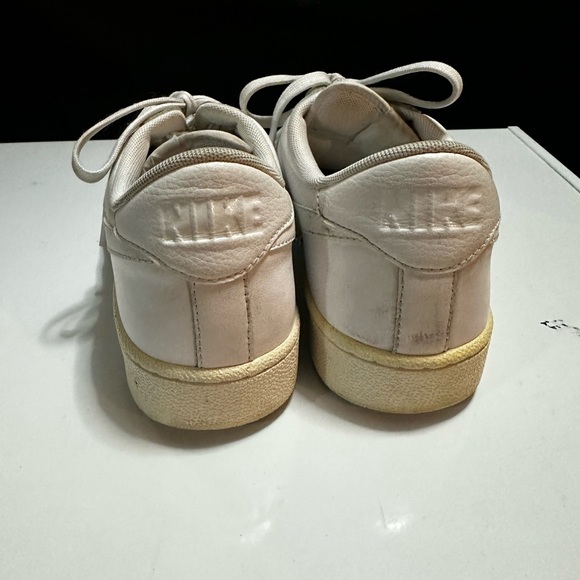 Nike sneakers - Picture 2 of 4